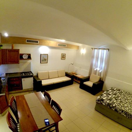 Carla Studio Apartment ซาเกร็บ ภายนอก รูปภาพ