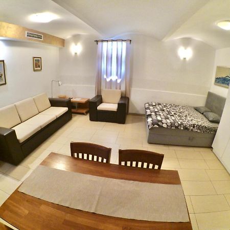 Carla Studio Apartment ซาเกร็บ ภายนอก รูปภาพ
