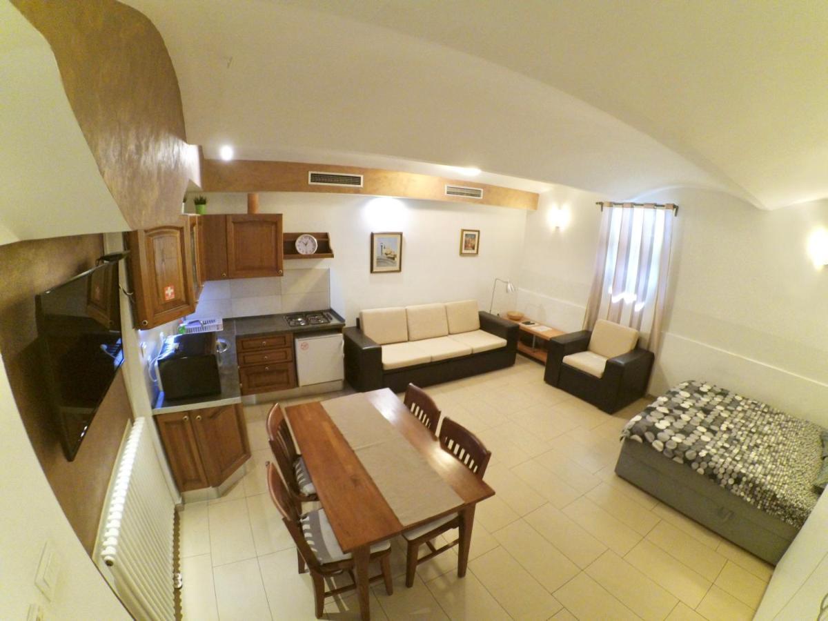 Carla Studio Apartment ซาเกร็บ ภายนอก รูปภาพ