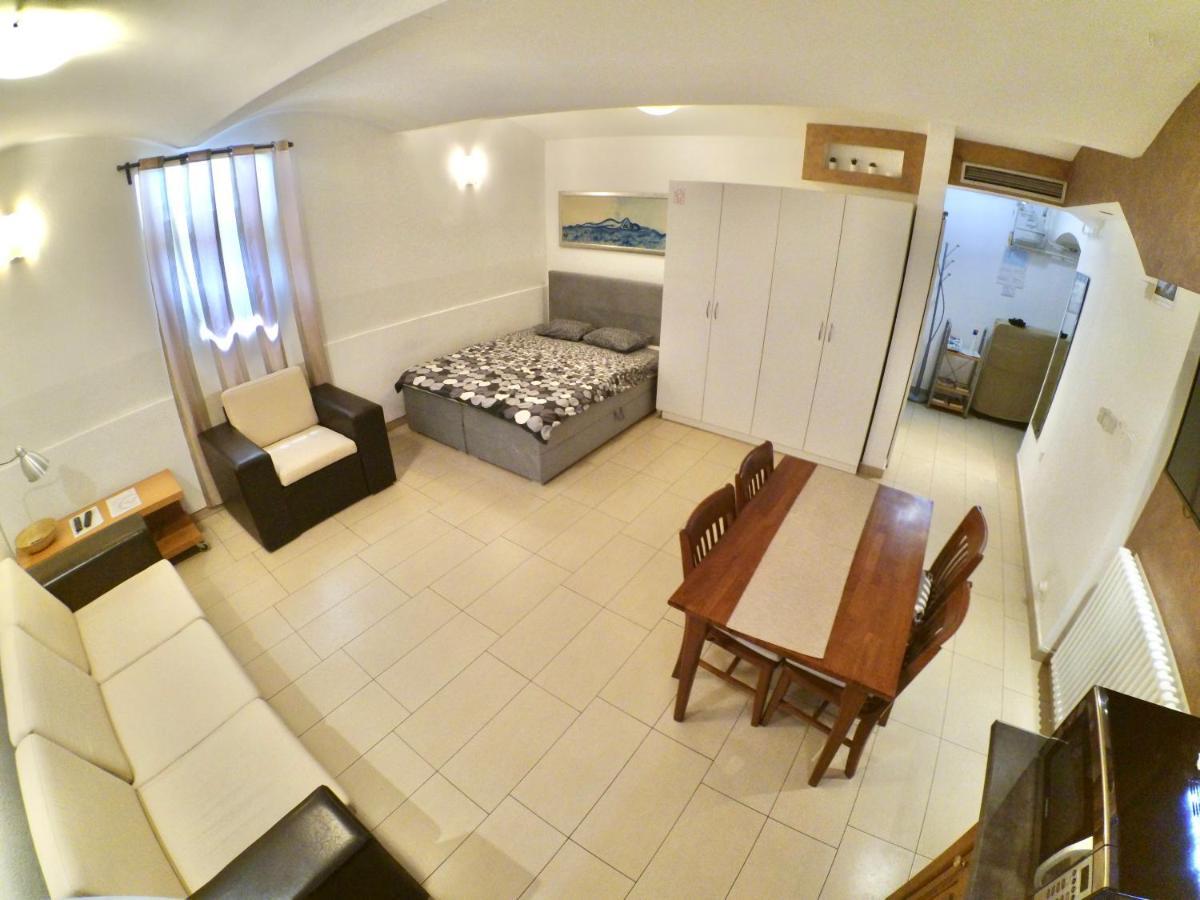 Carla Studio Apartment ซาเกร็บ ภายนอก รูปภาพ