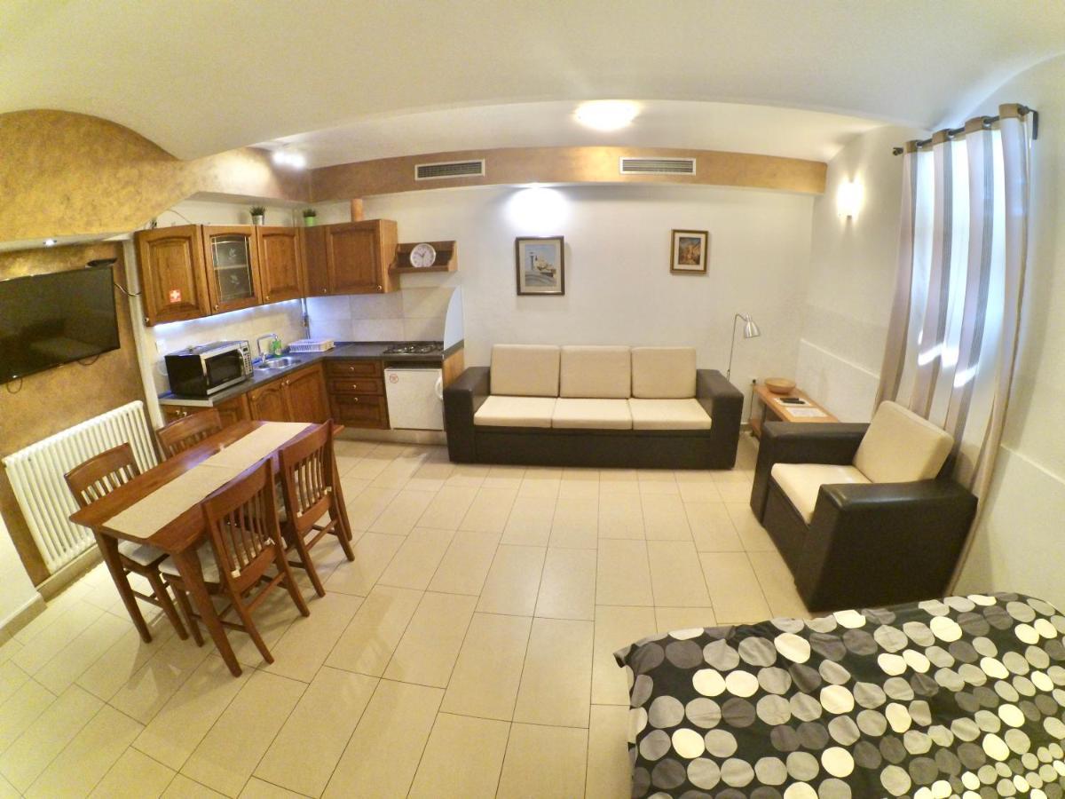 Carla Studio Apartment ซาเกร็บ ภายนอก รูปภาพ
