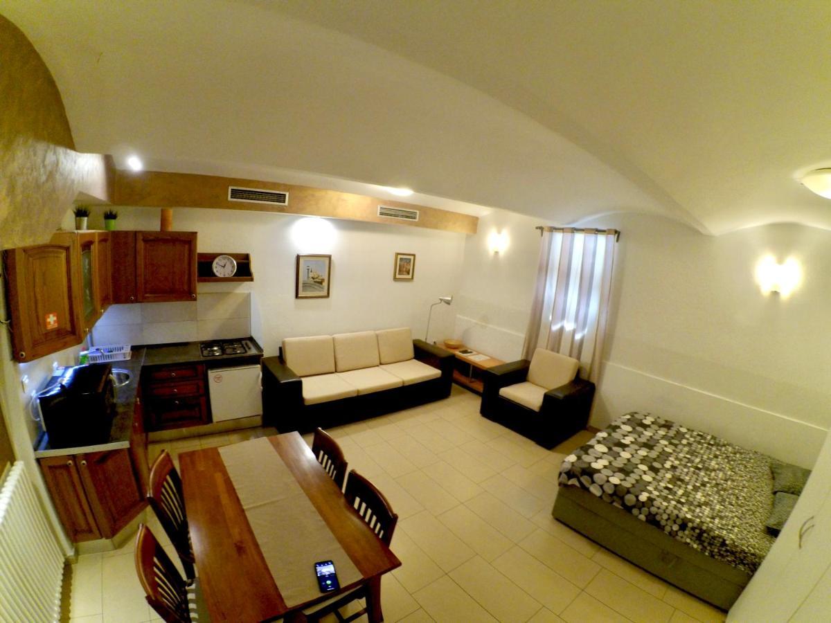 Carla Studio Apartment ซาเกร็บ ภายนอก รูปภาพ