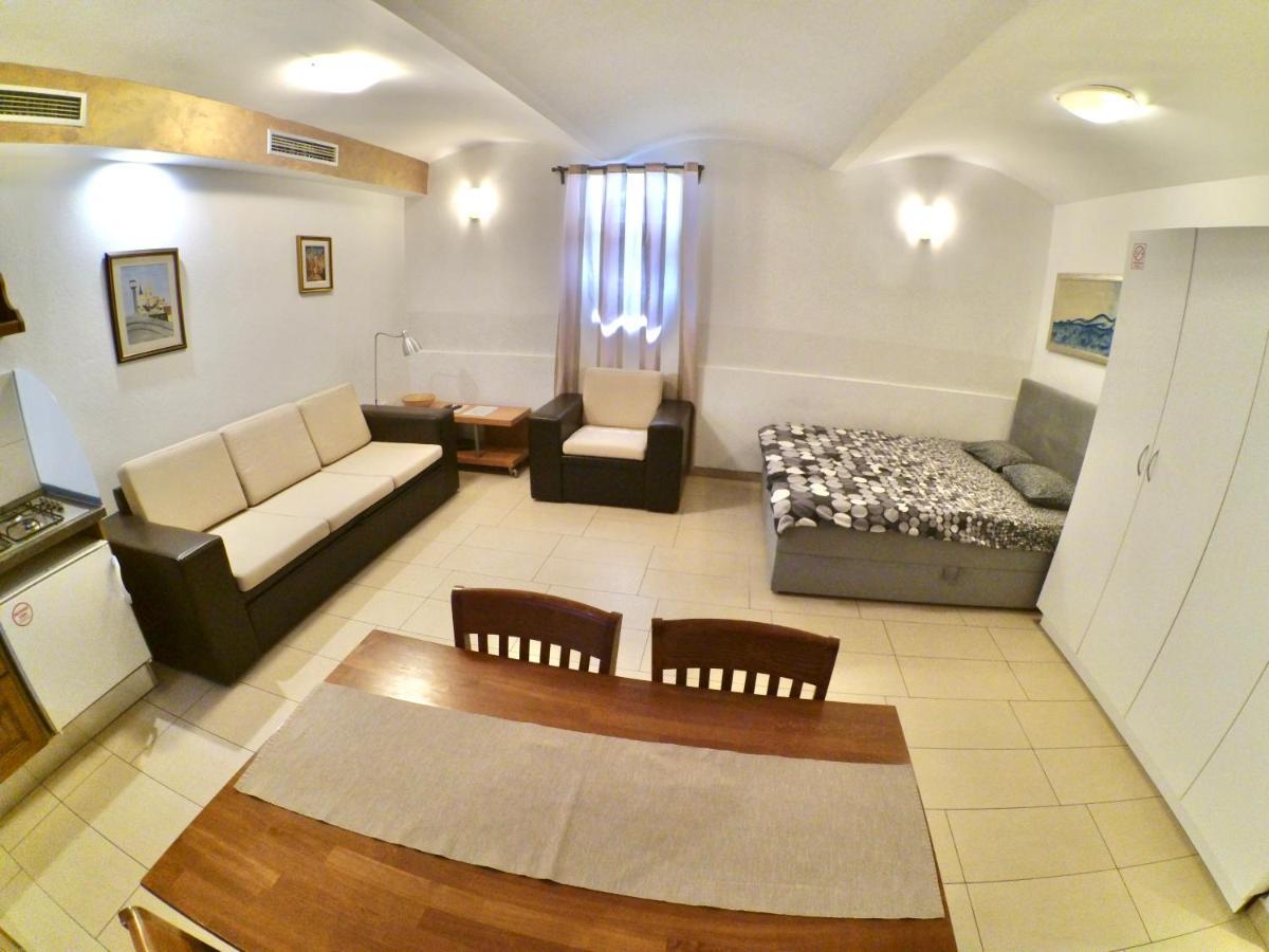 Carla Studio Apartment ซาเกร็บ ภายนอก รูปภาพ